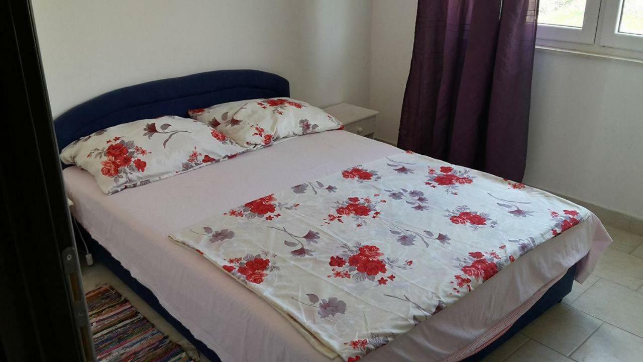 Apartments Luki Trogir Bagian luar foto