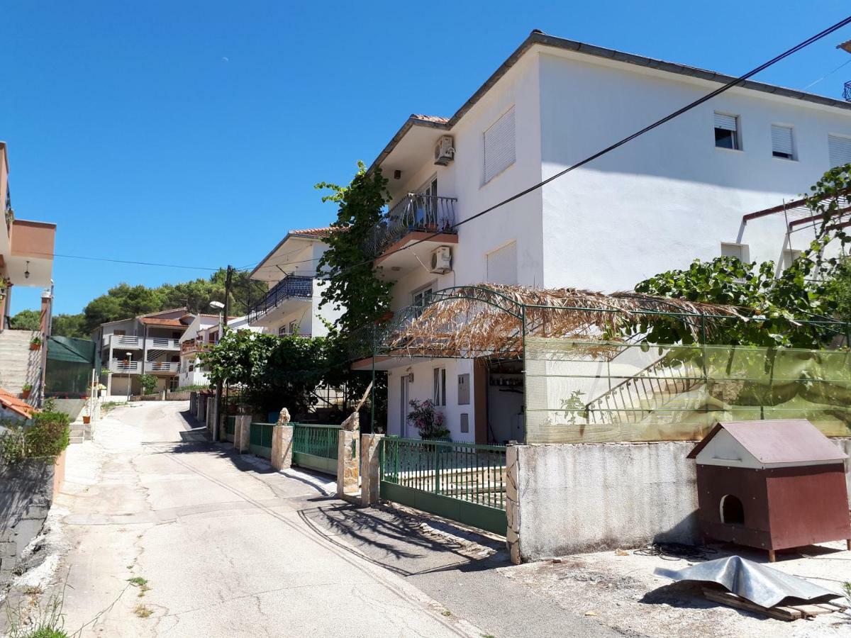 Apartments Luki Trogir Bagian luar foto