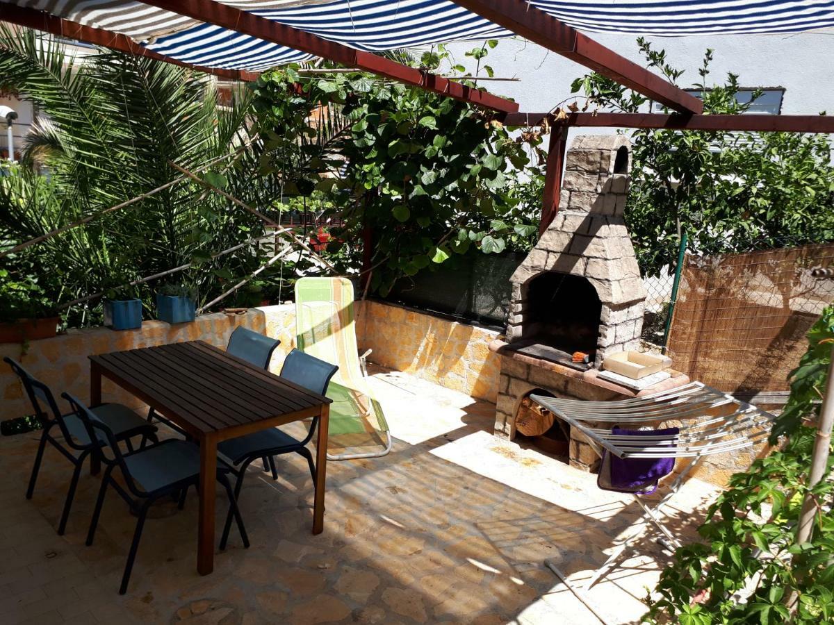 Apartments Luki Trogir Bagian luar foto