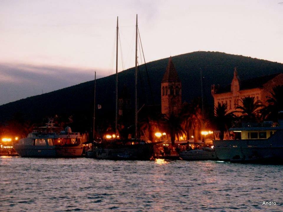 Apartments Luki Trogir Bagian luar foto