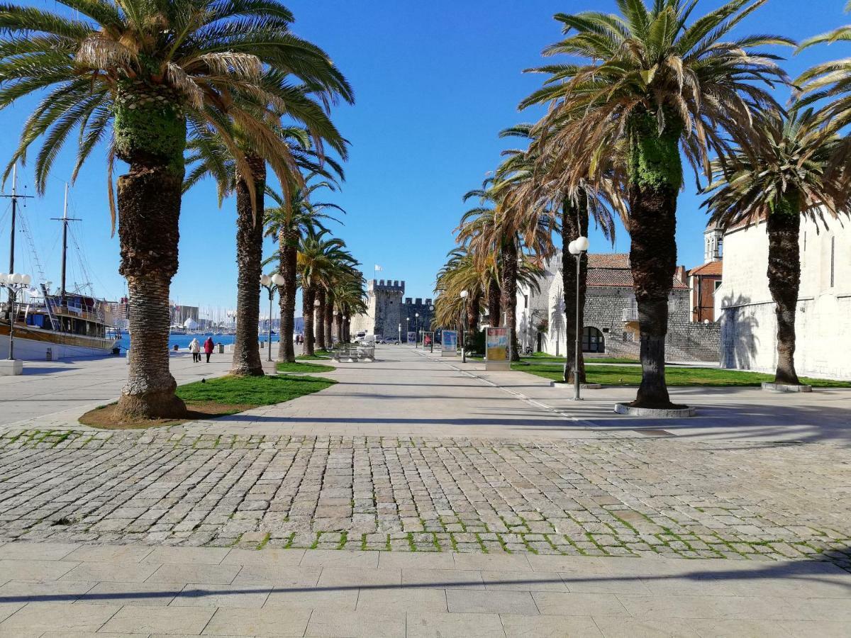 Apartments Luki Trogir Bagian luar foto